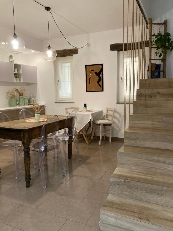 Il Riccio Di Ricciano Bed and Breakfast Casale Corte Cerro Eksteriør billede