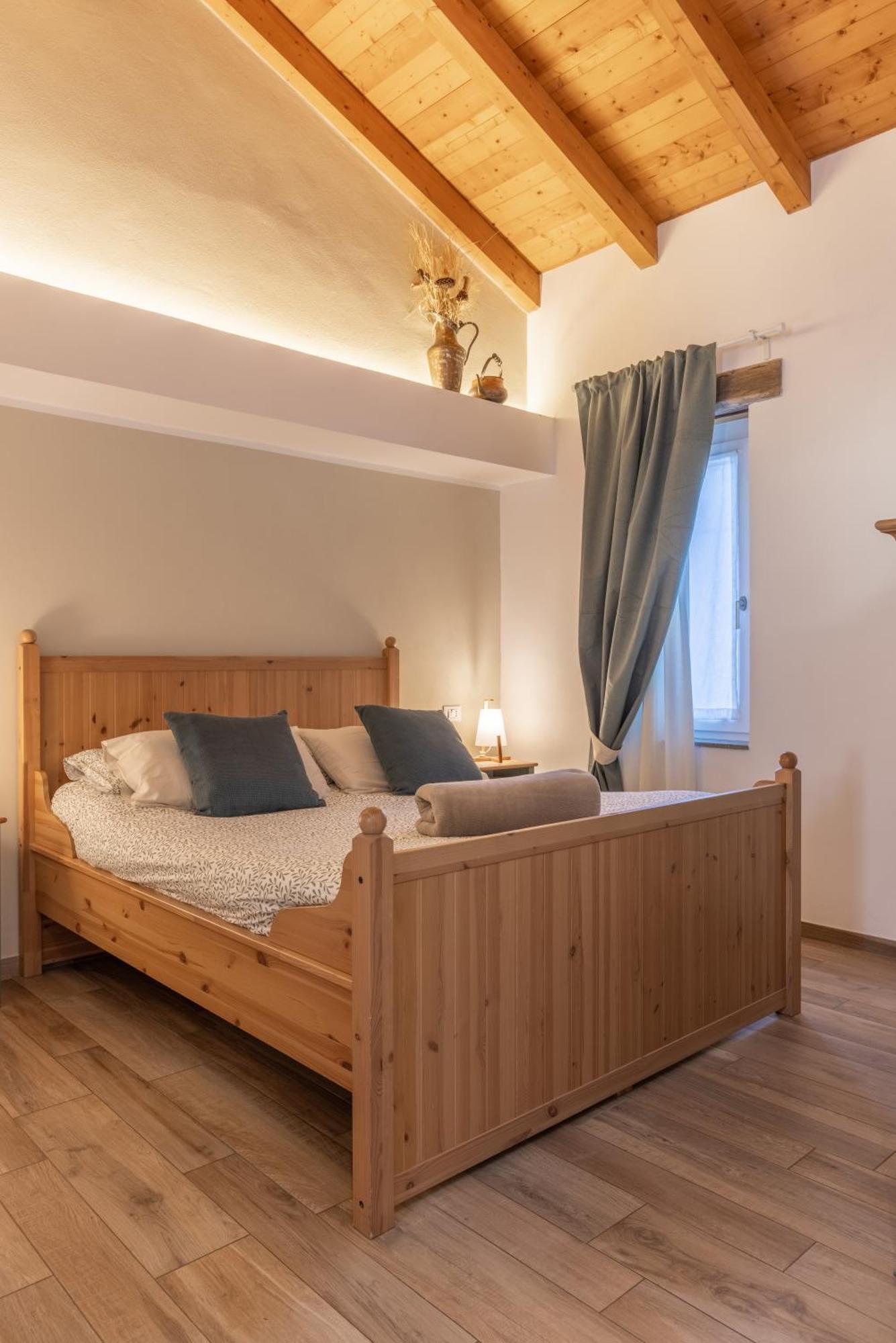 Il Riccio Di Ricciano Bed and Breakfast Casale Corte Cerro Eksteriør billede